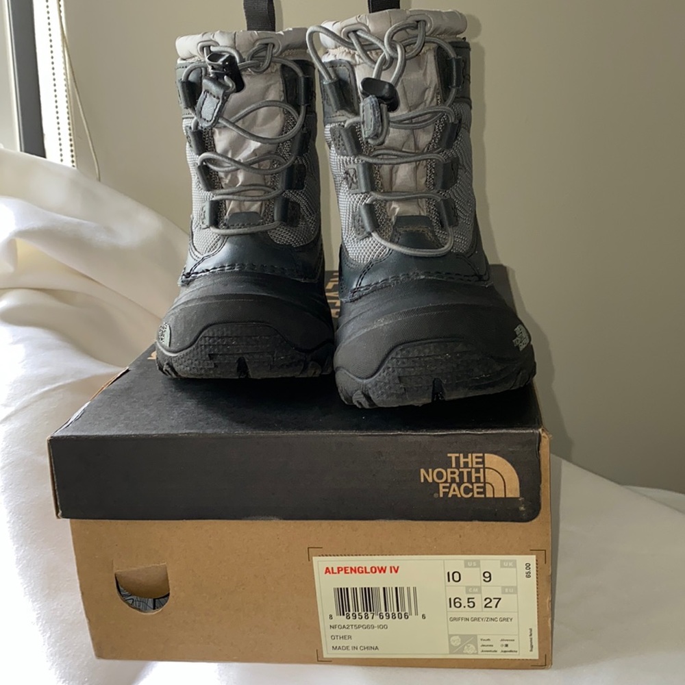 The North Face. Little Kid. Winter boot. Size 10.